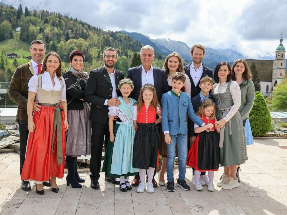 Familie Hettegger auf der Dachterrasse des Hotel EDELWEISS Berchtesgaden