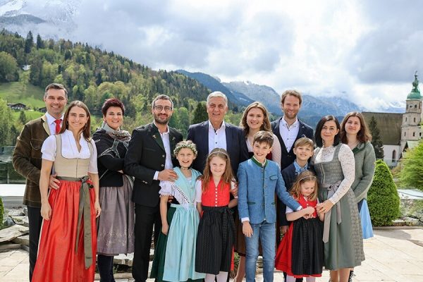 Familie Hettegger auf der Dachterrasse des Hotel EDELWEISS Berchtesgaden