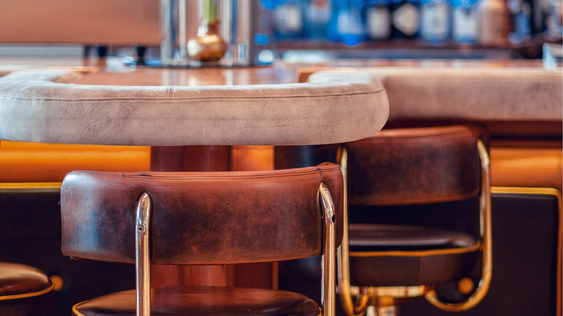 An der Bar im Edelweiss Berchtesgaden