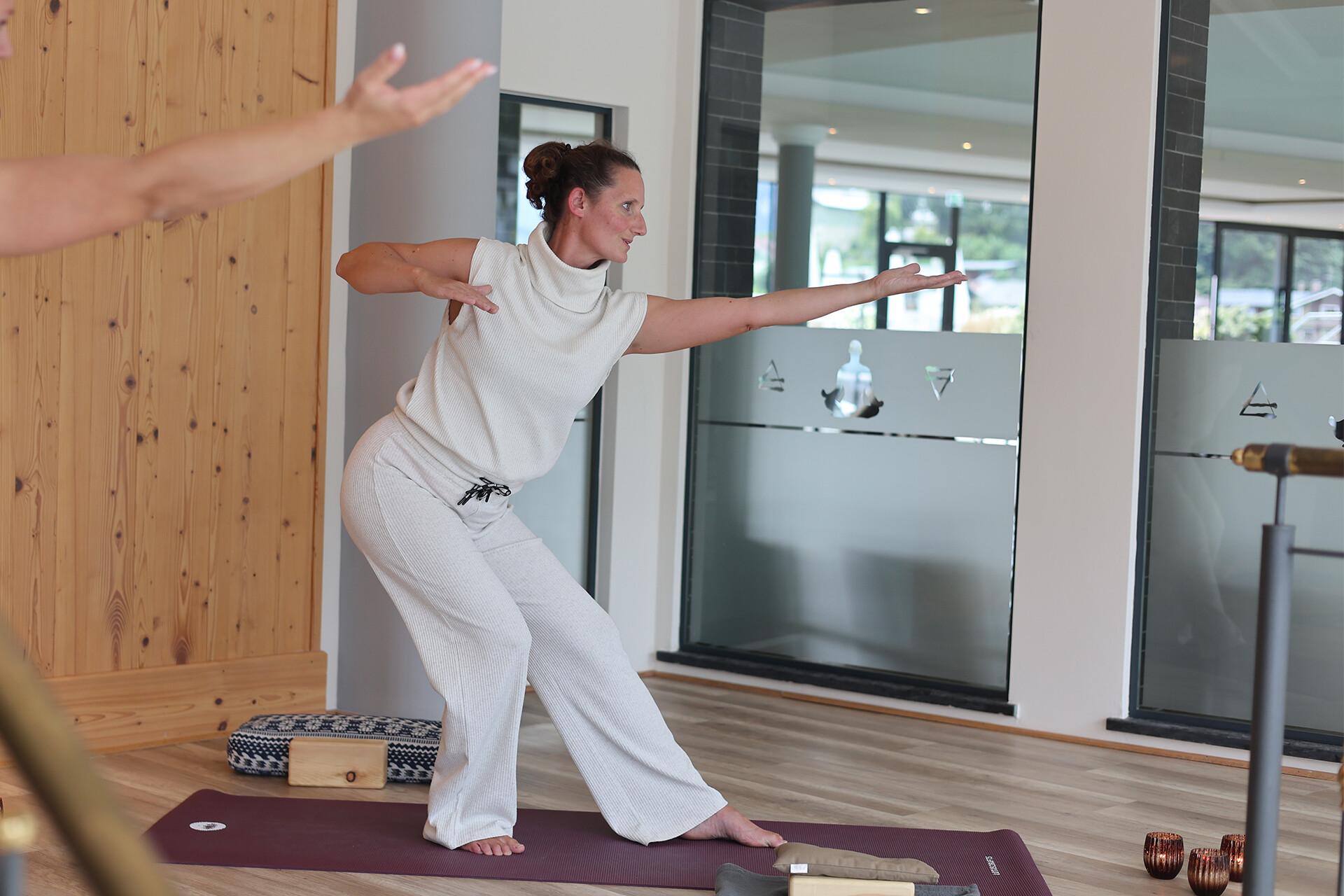 Qi Gong with Babsi at Hotel EDELWEISS Berchtesgaden – gentle movements for relaxation and balance.