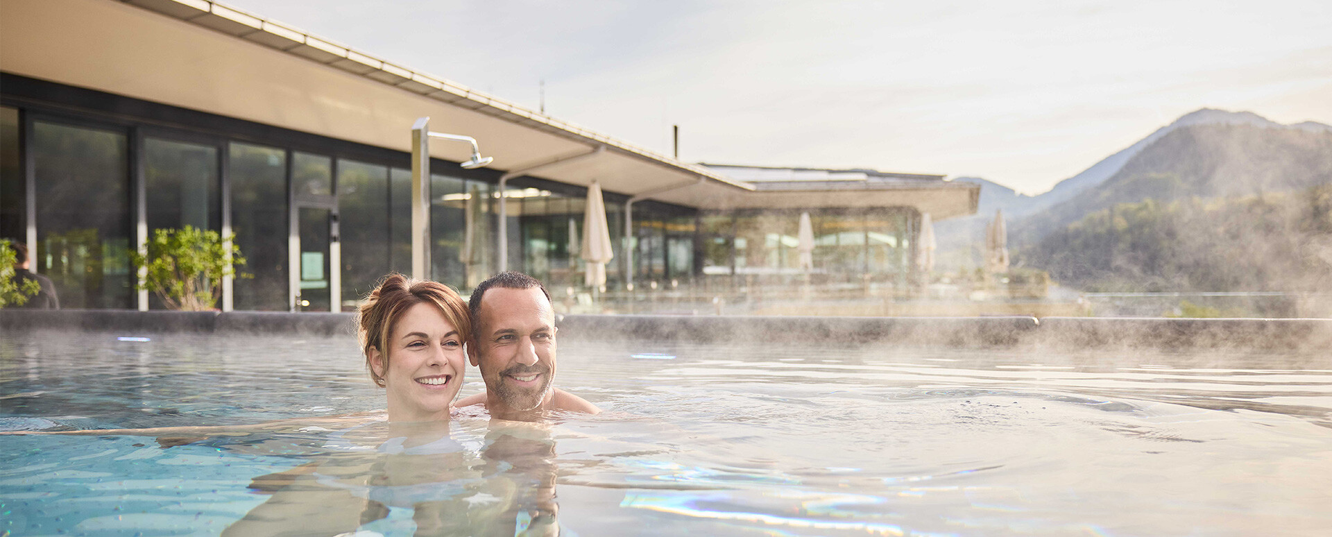 Pärchen im Pool